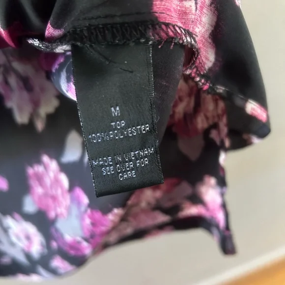 Womans Blouse, size Medium - Picture 4 of 7